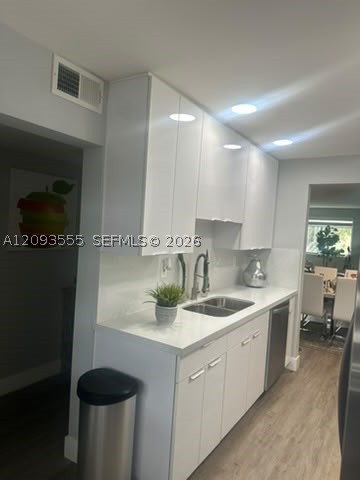 165 Lakeview Dr #201, Weston FL 33326