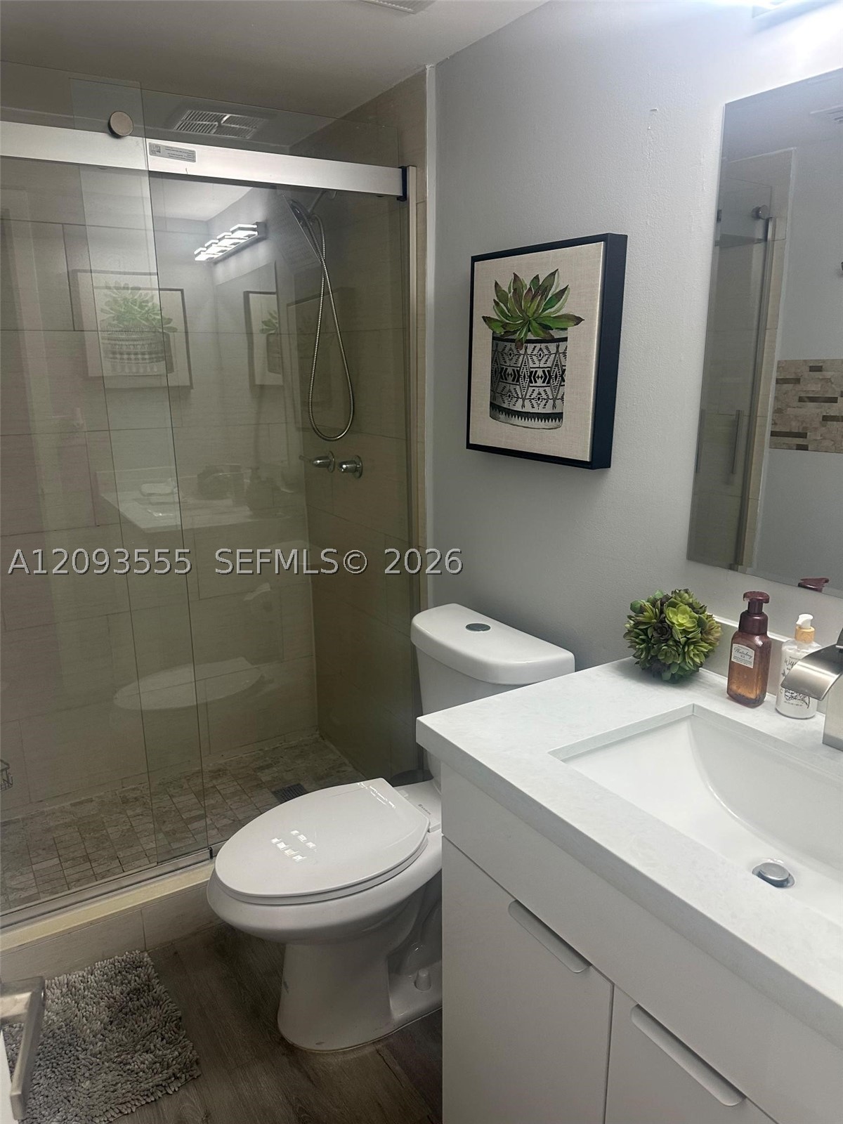 165 Lakeview Dr #201, Weston FL 33326