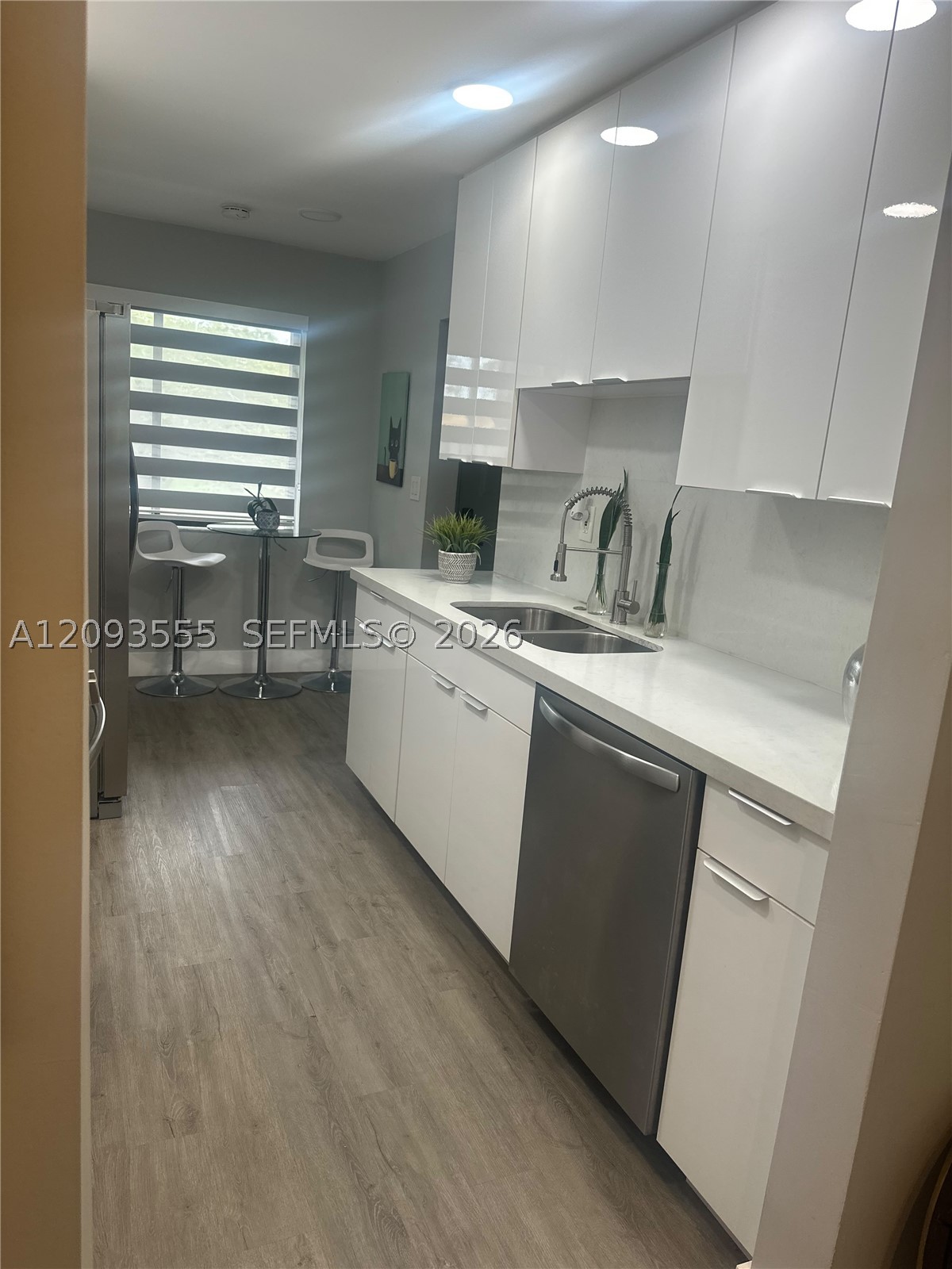 165 Lakeview Dr #201, Weston FL 33326