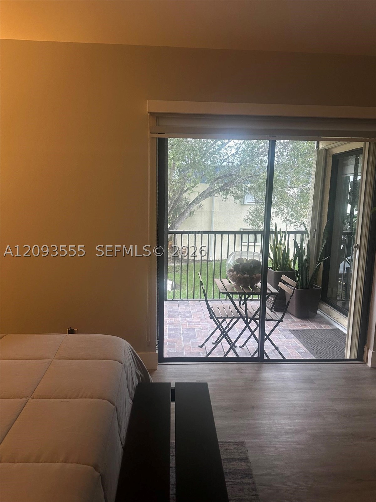 165 Lakeview Dr #201, Weston FL 33326