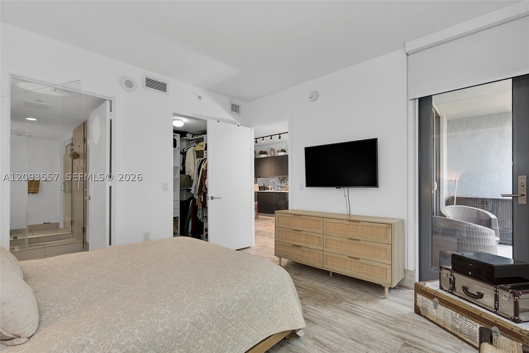 31 SE 6th St #304, Miami FL 33131