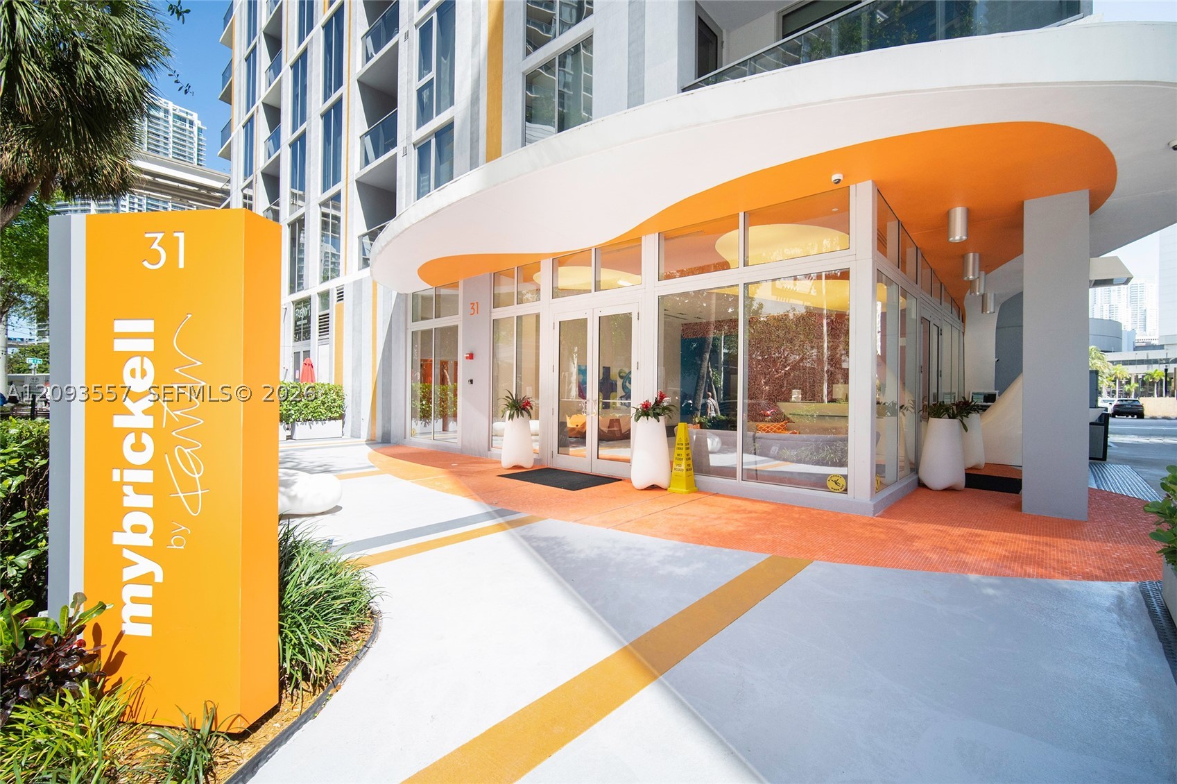 31 SE 6th St #304, Miami FL 33131