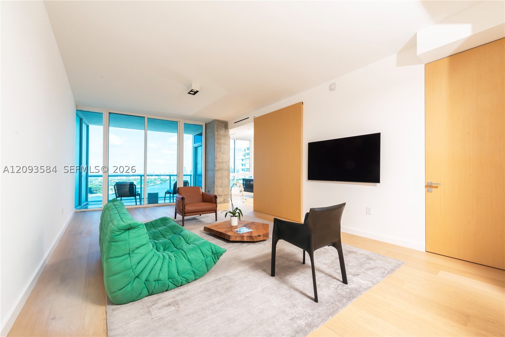 100 S Pointe Dr #1802, Miami Beach FL 33139
