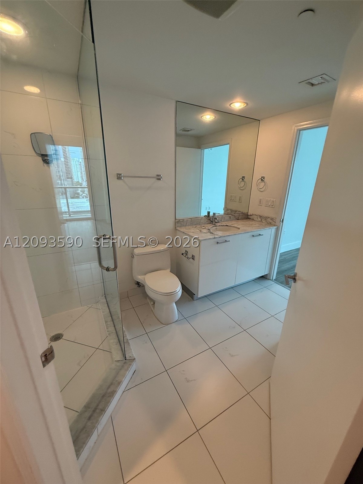 55 SE 6th St #1902, Miami FL 33131