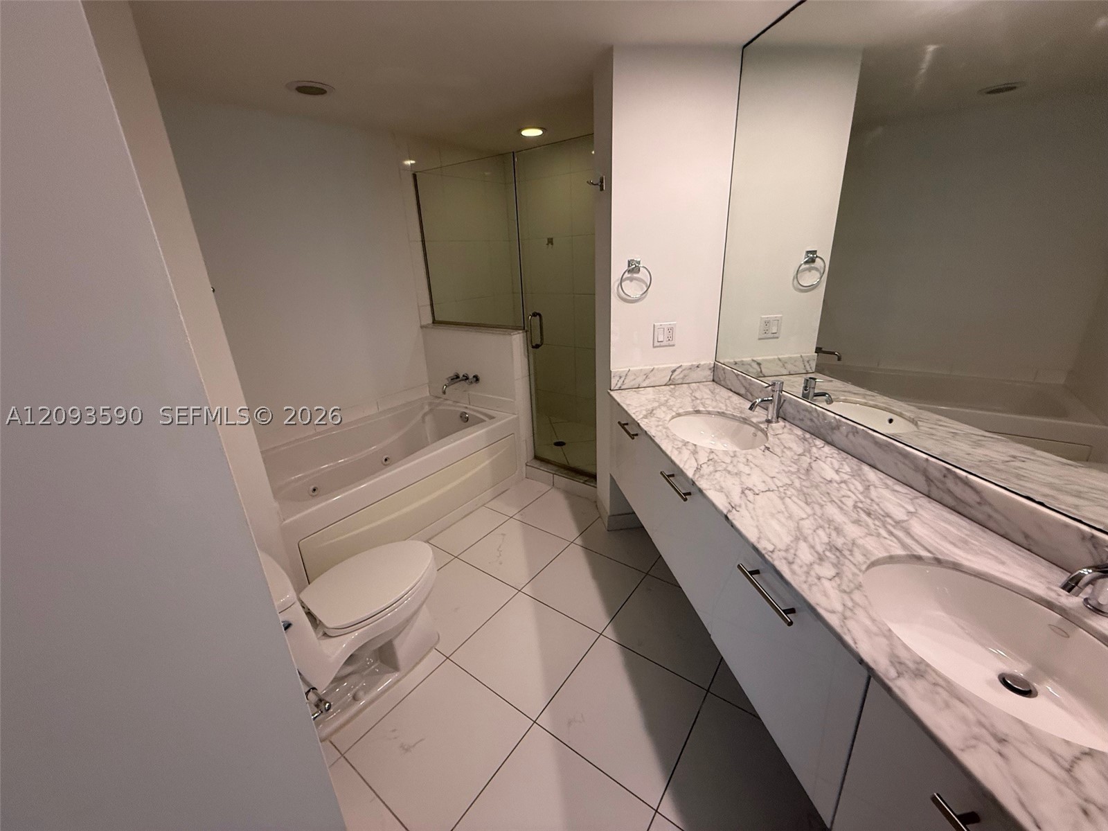 55 SE 6th St #1902, Miami FL 33131