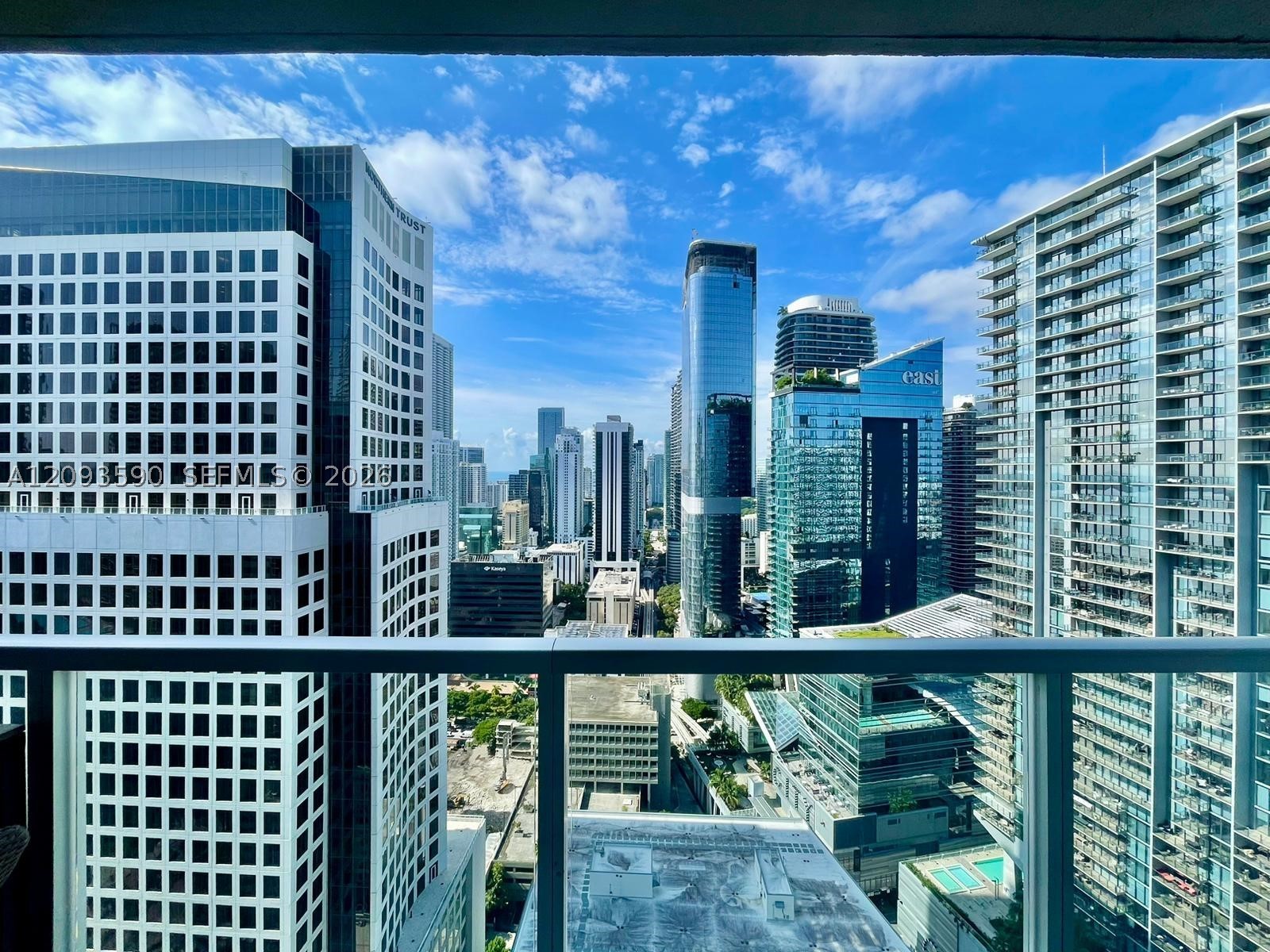 55 SE 6th St #1902, Miami FL 33131