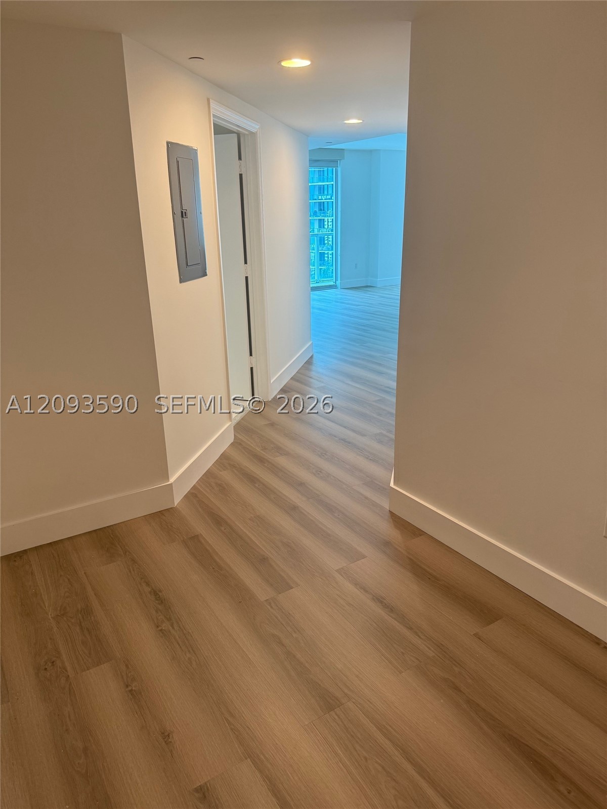 55 SE 6th St #1902, Miami FL 33131