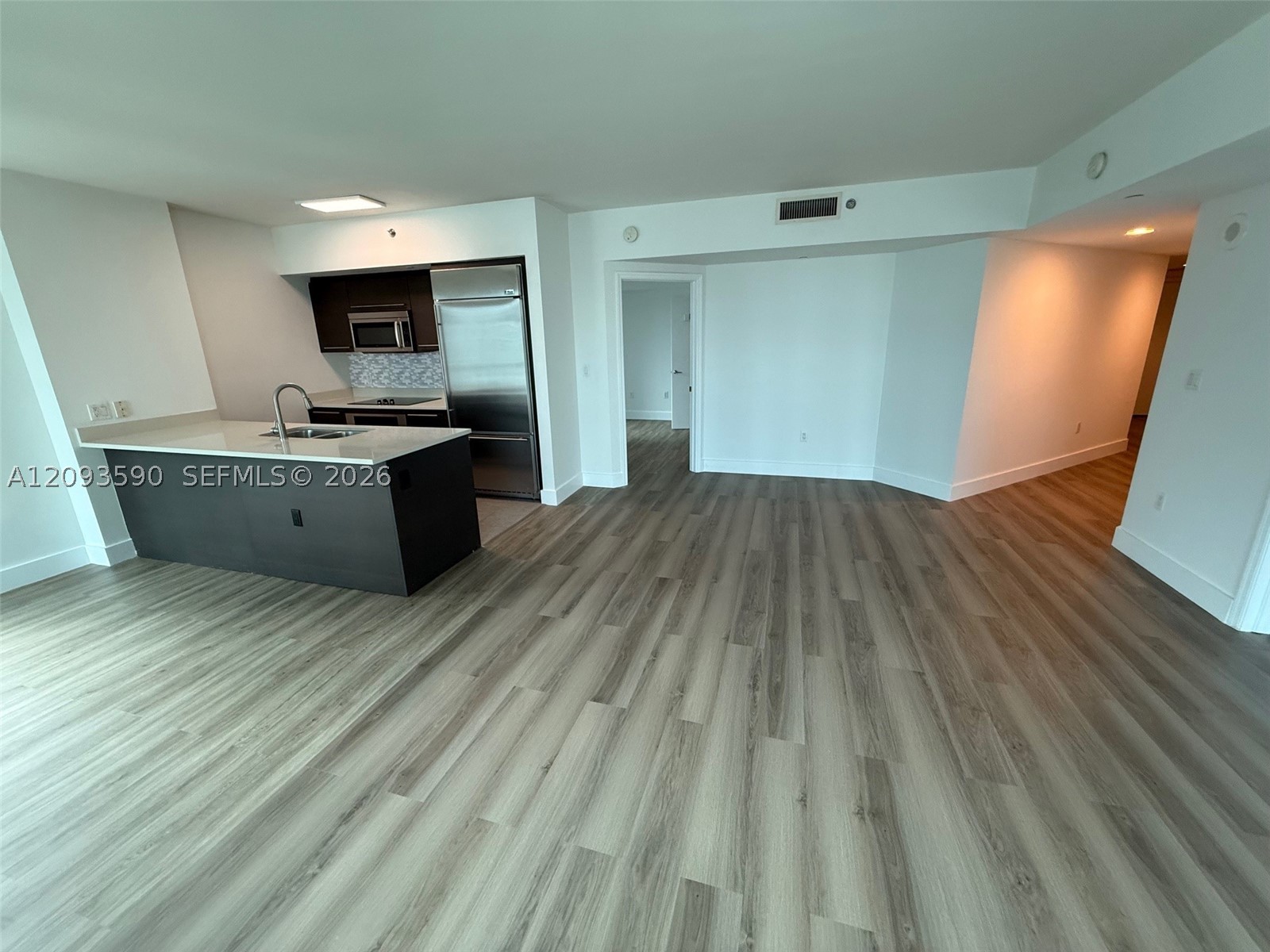 55 SE 6th St #1902, Miami FL 33131