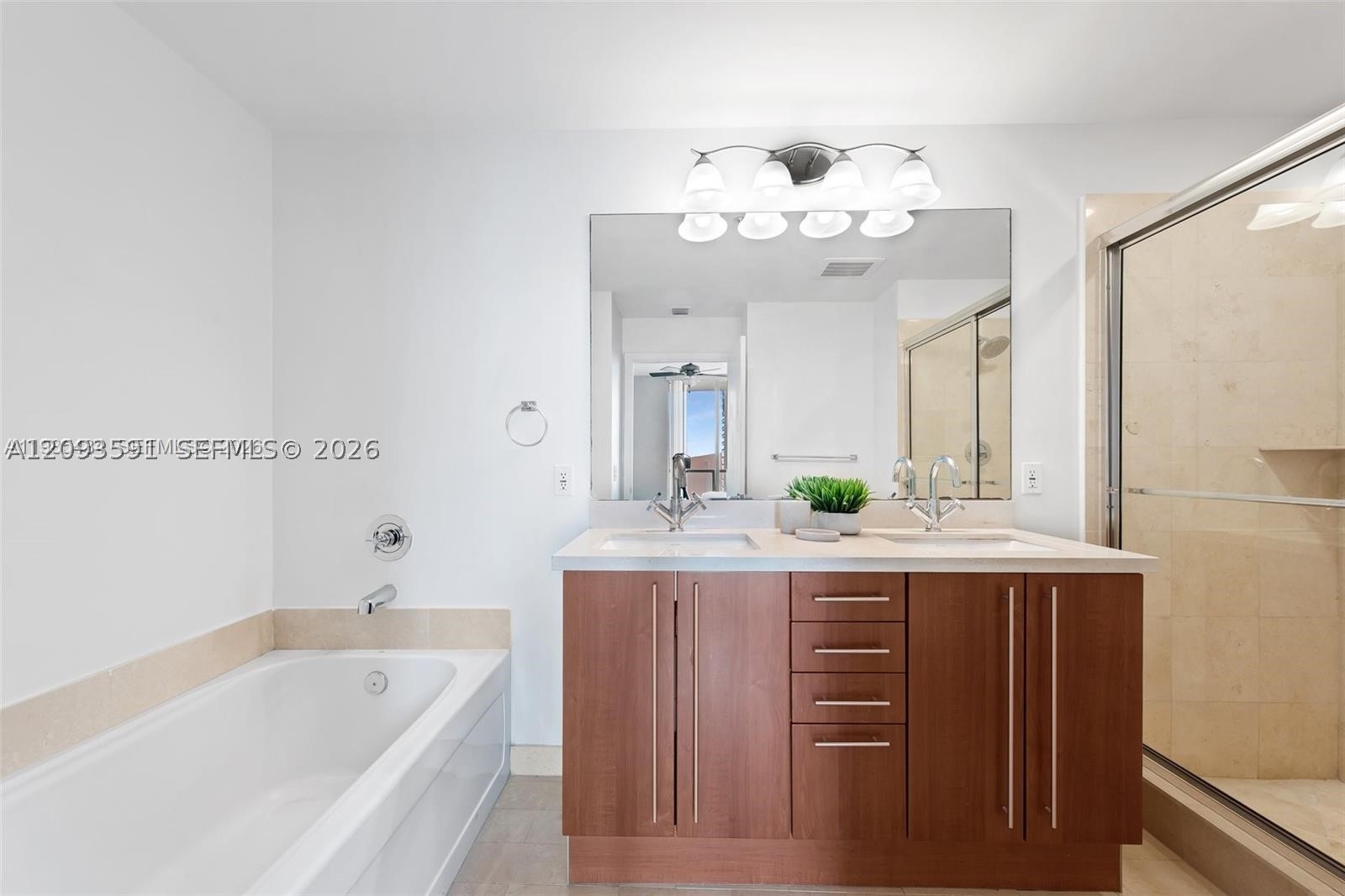 79 SW 12th St #2503-S, Miami FL 33130