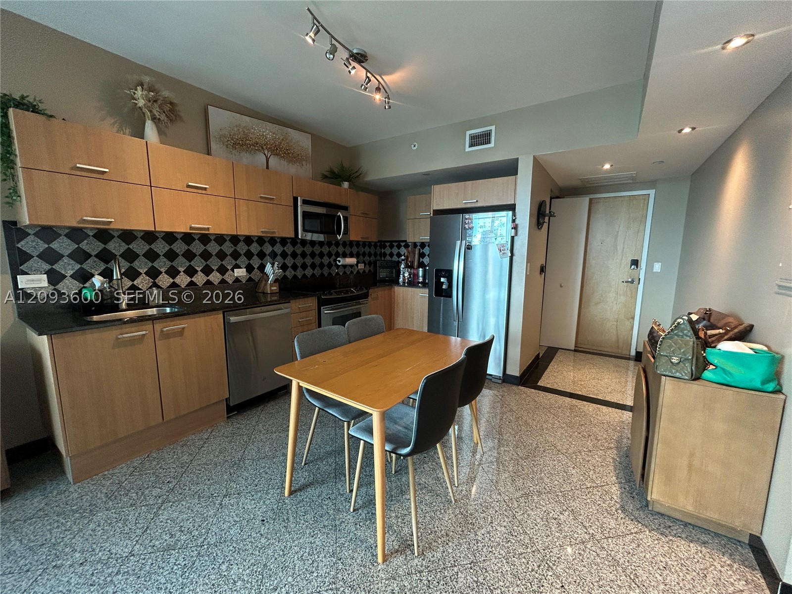 Miami FL 33130 - A12093600