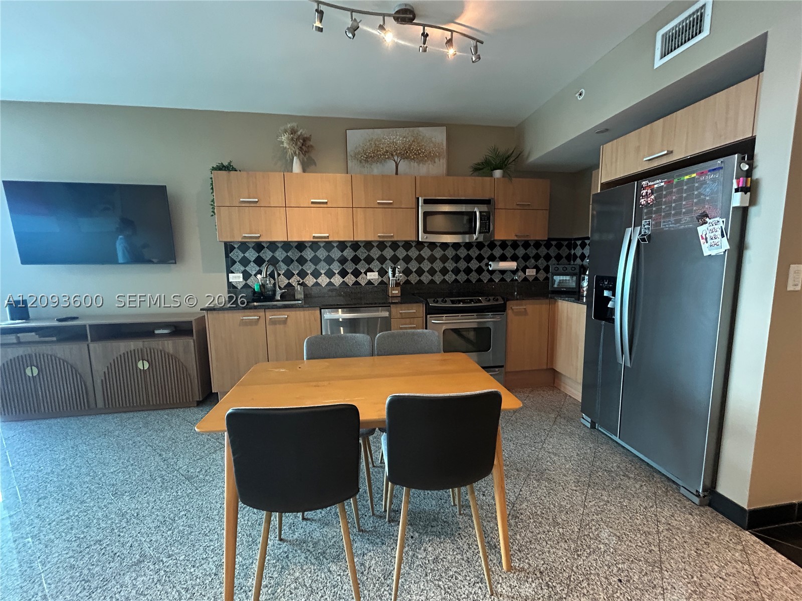 Miami FL 33130 - A12093600