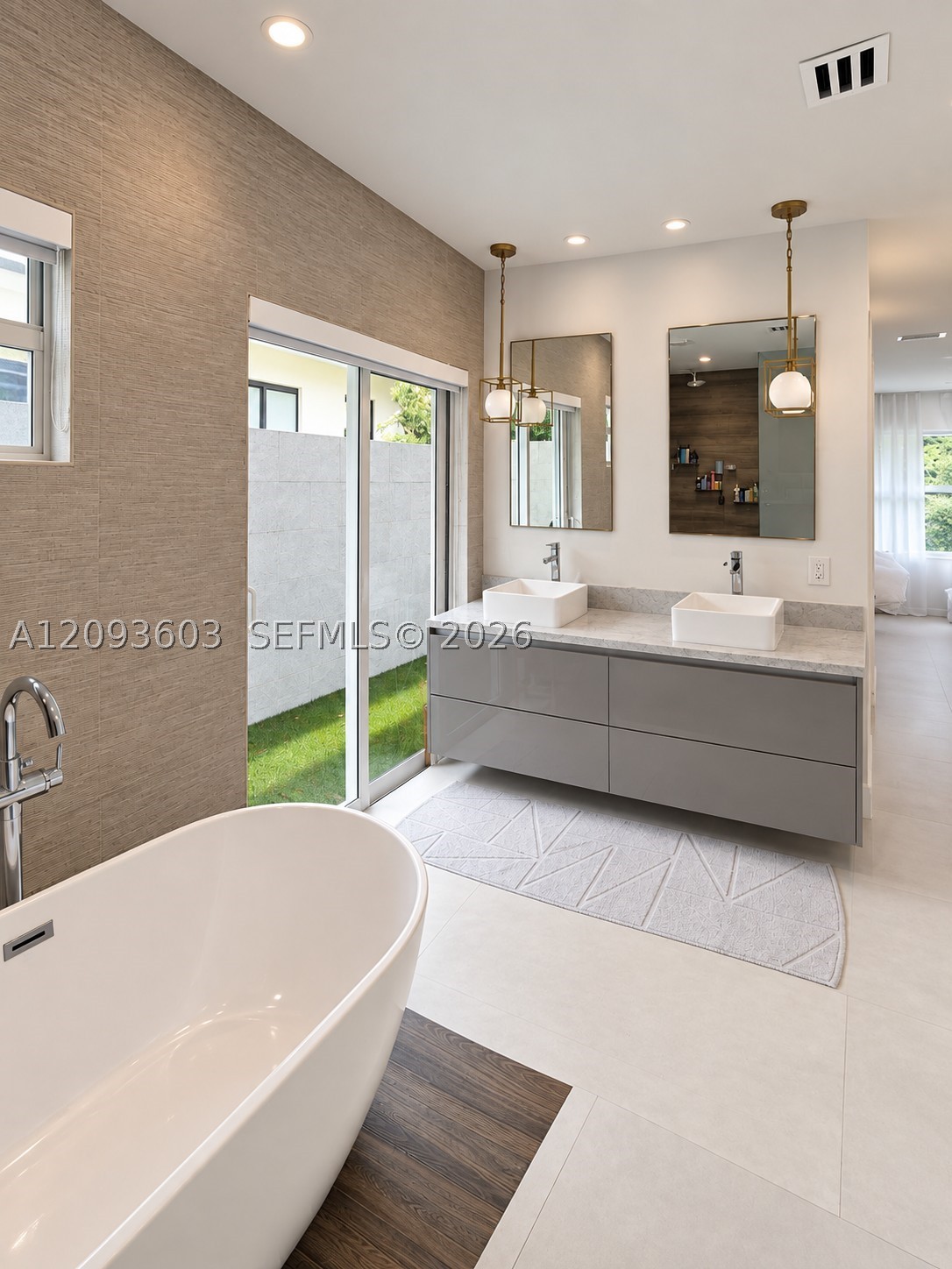 5134 NW 94th Doral Pl, Doral FL 33178