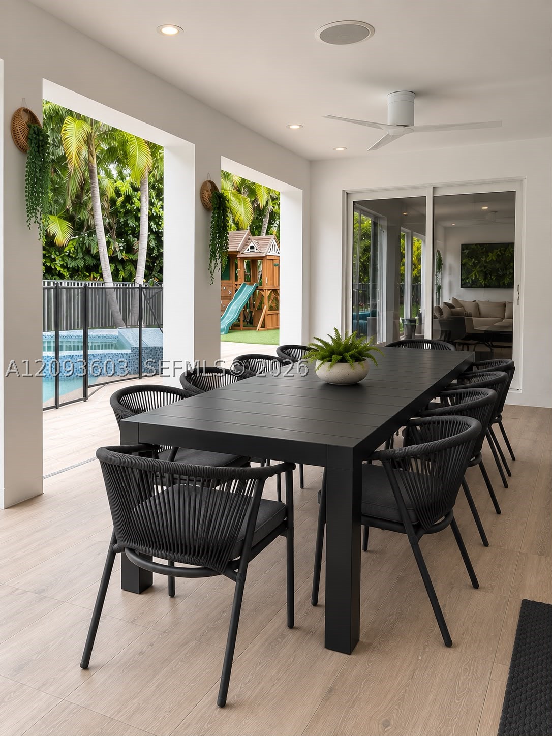 5134 NW 94th Doral Pl, Doral FL 33178