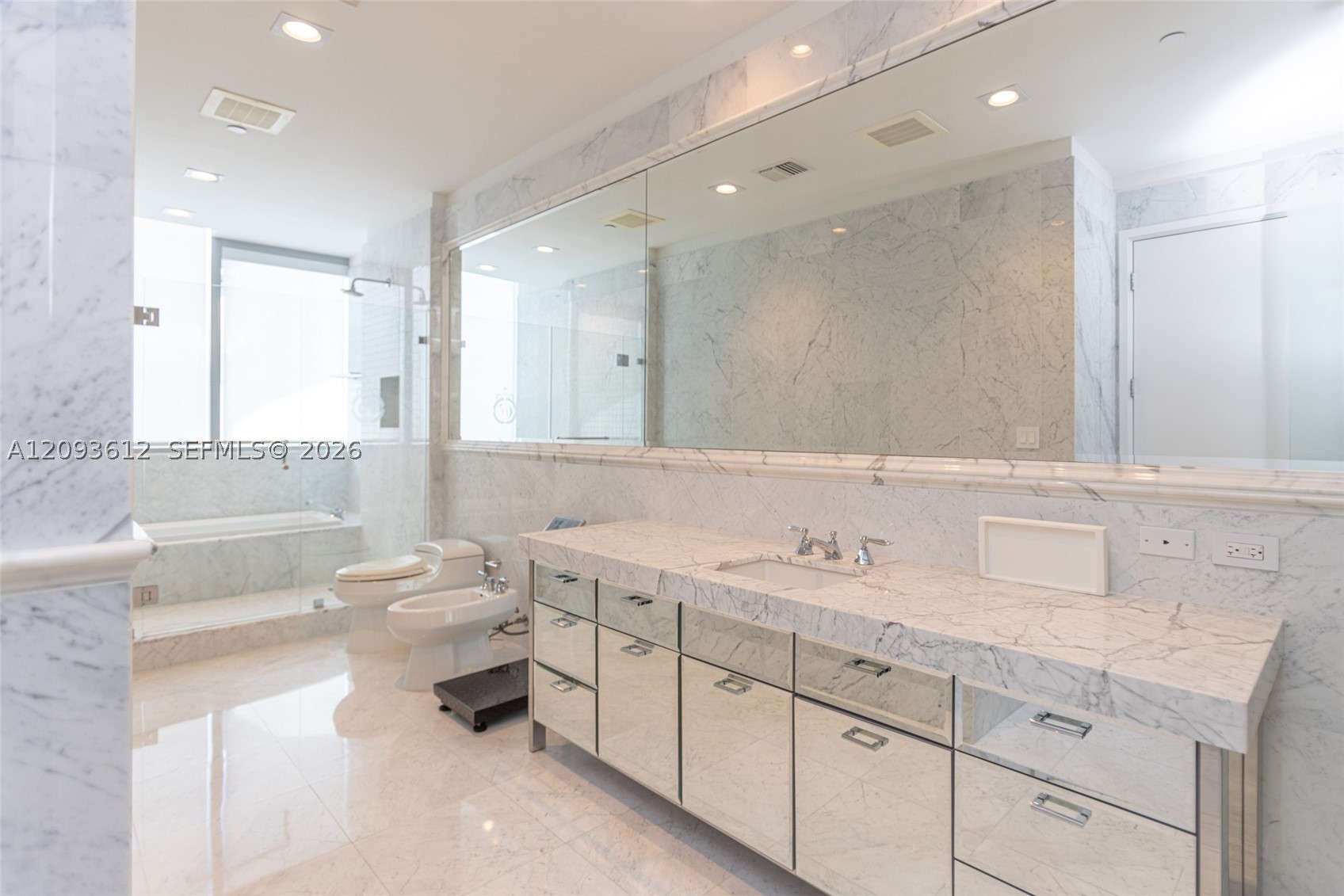 17475 Collins Ave #1802, Sunny Isles Beach FL 33160
