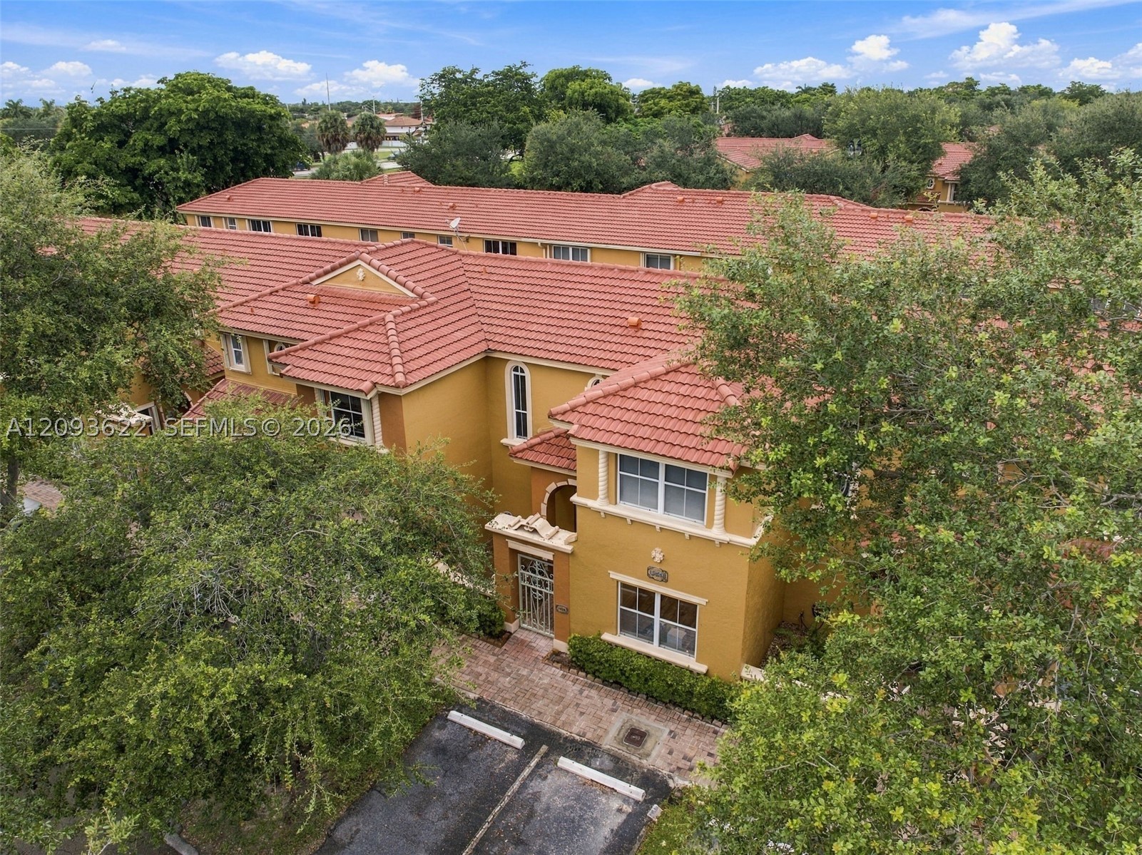 8531 NW 139th Ter #1406, Miami Lakes FL 33016