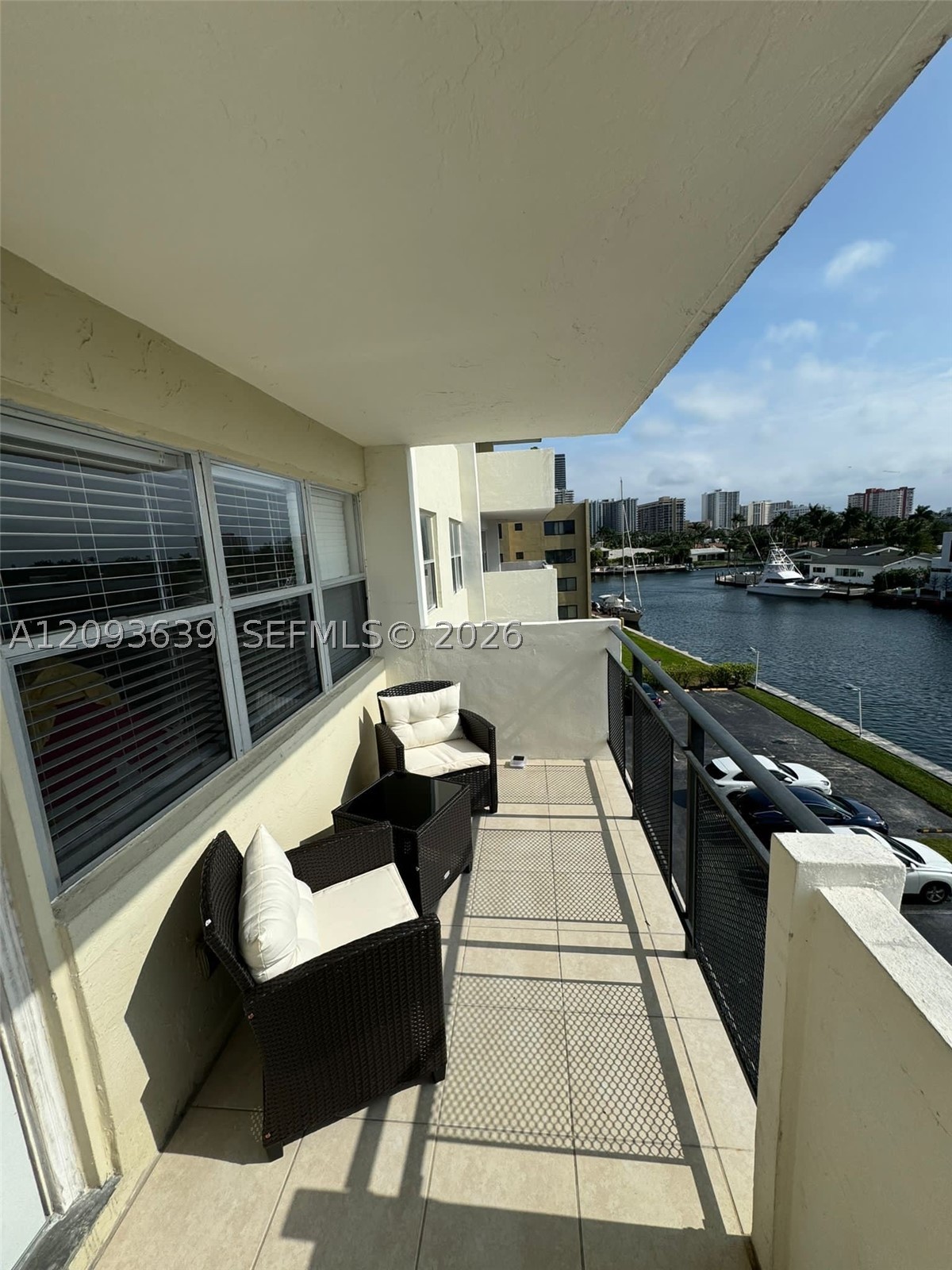 401 Golden Isles Dr #1106, Hallandale Beach FL 33009