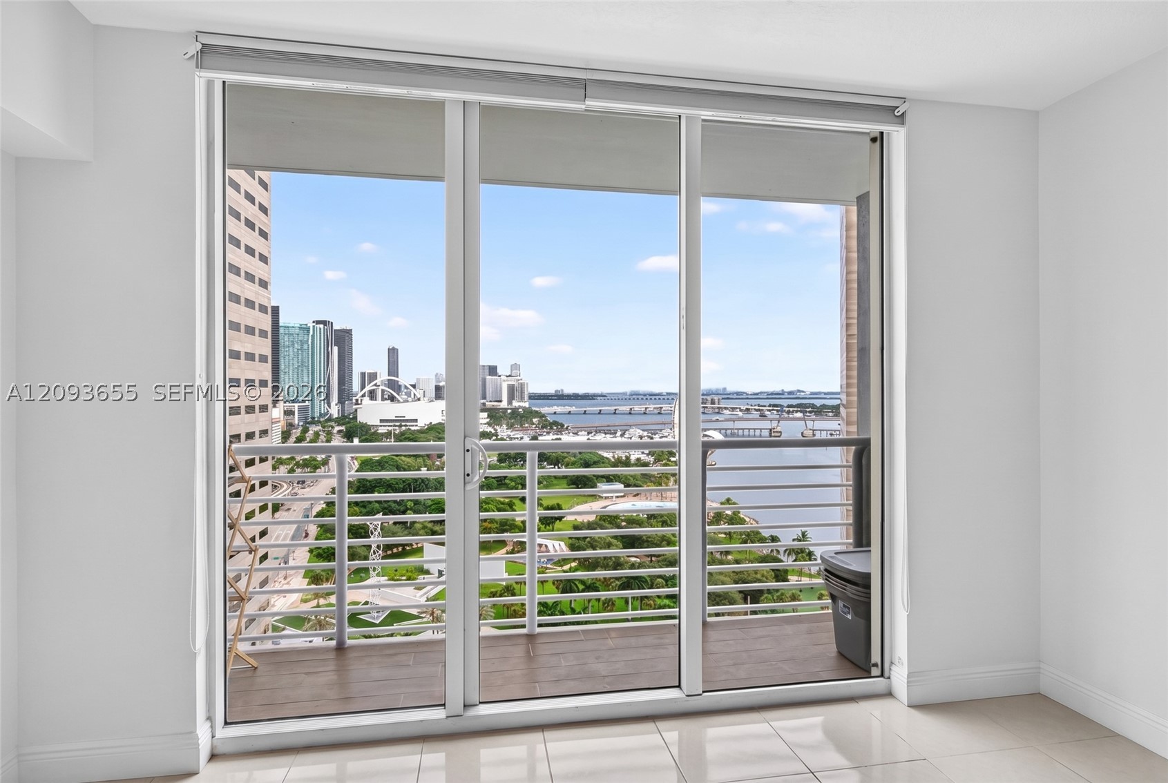 325 S Biscayne Blvd #2320, Miami FL 33131
