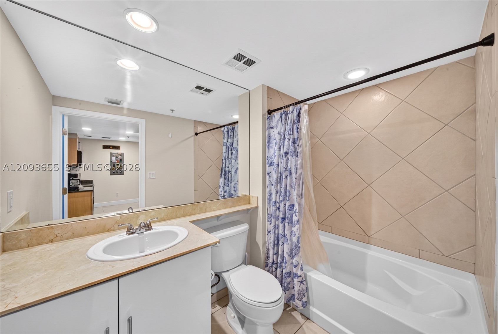 325 S Biscayne Blvd #2320, Miami FL 33131