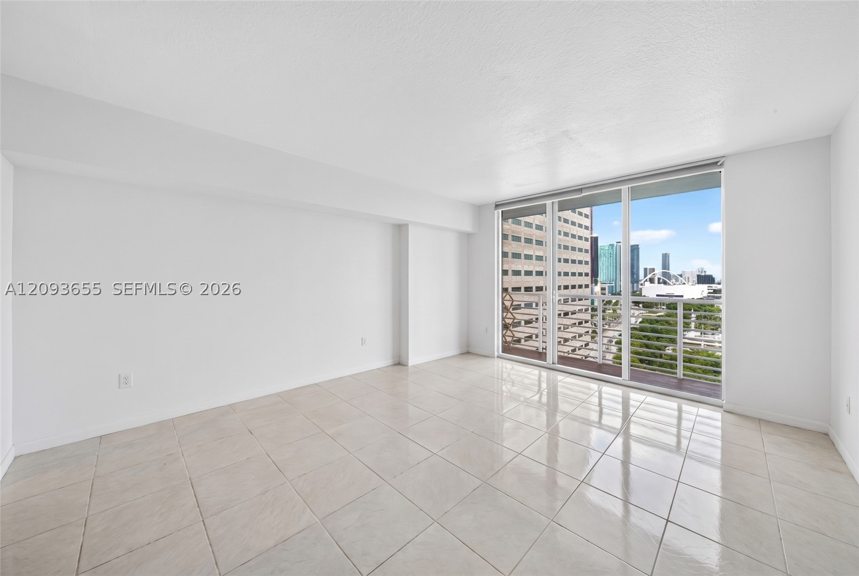 325 S Biscayne Blvd #2320, Miami FL 33131