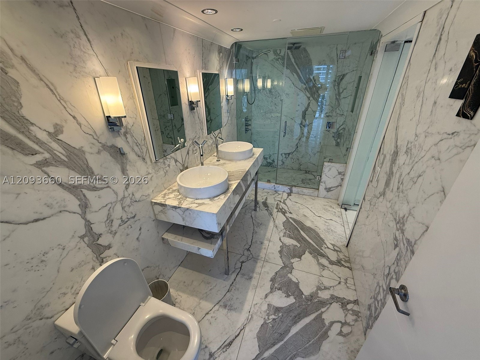 485 BRICKELL AVE #3303, Miami FL 33131