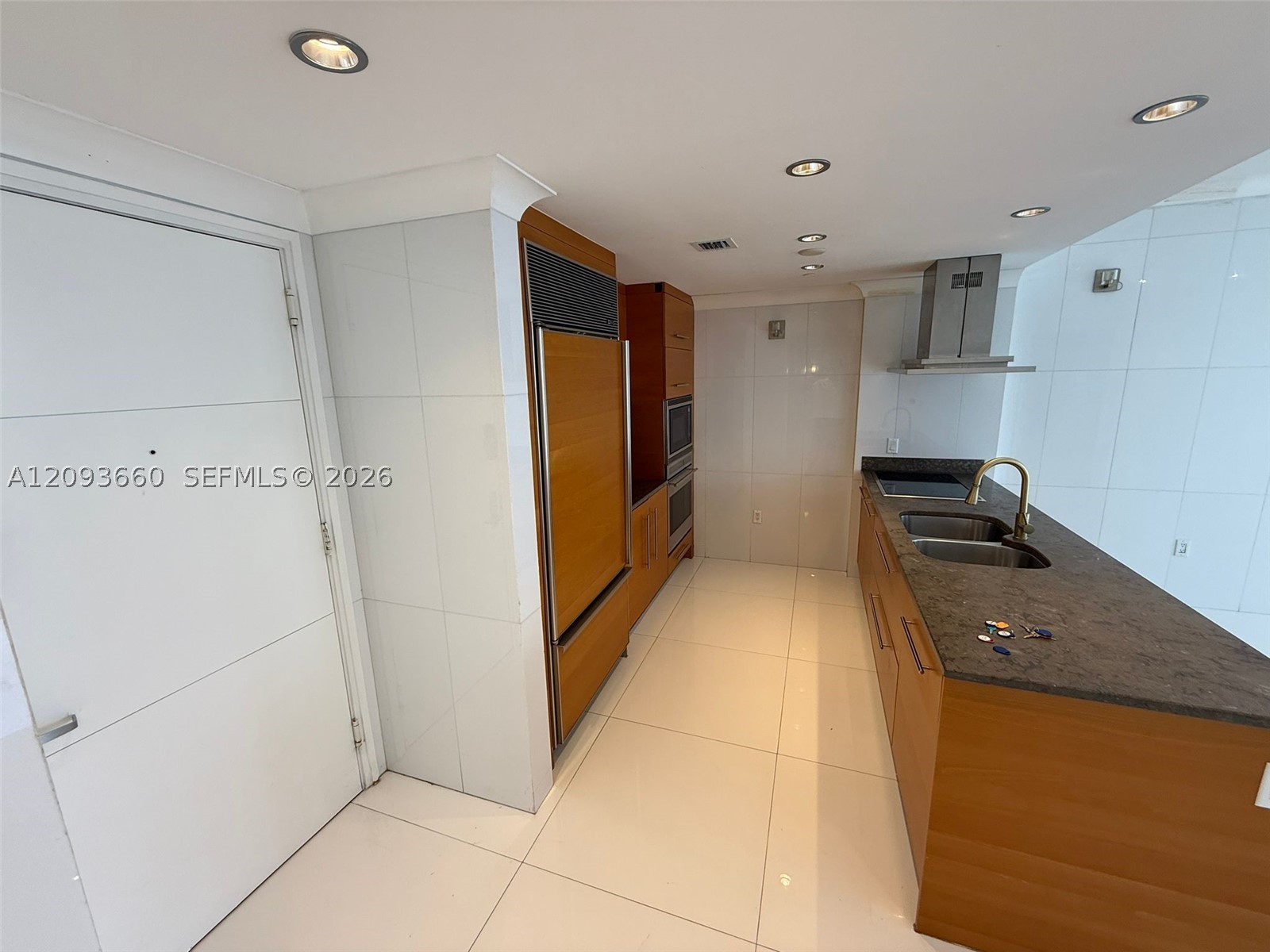 485 BRICKELL AVE #3303, Miami FL 33131