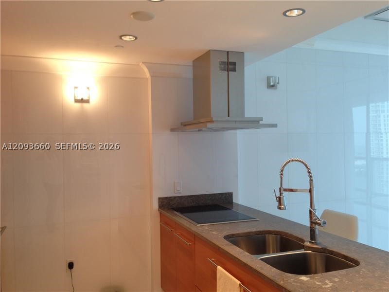 485 BRICKELL AVE #3303, Miami FL 33131