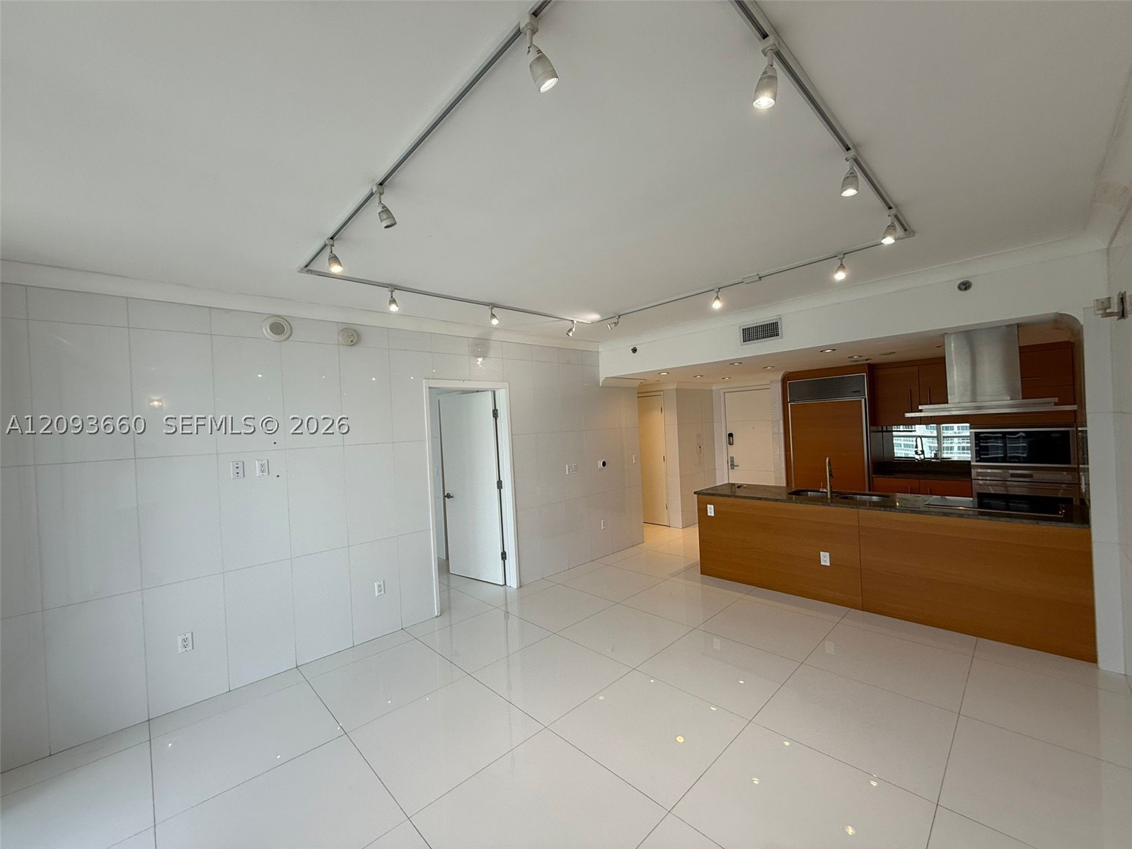 485 BRICKELL AVE #3303, Miami FL 33131