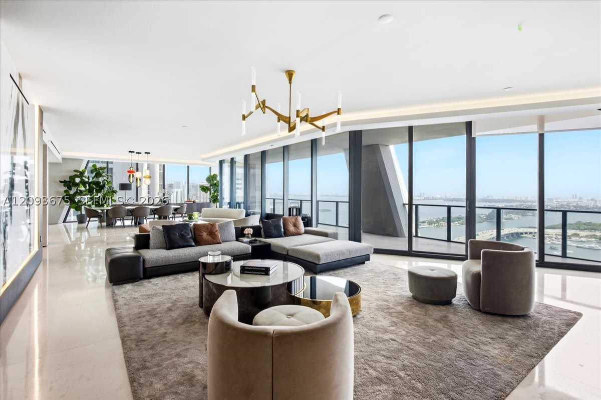 1000 Biscayne Blvd #4102, Miami FL 33132