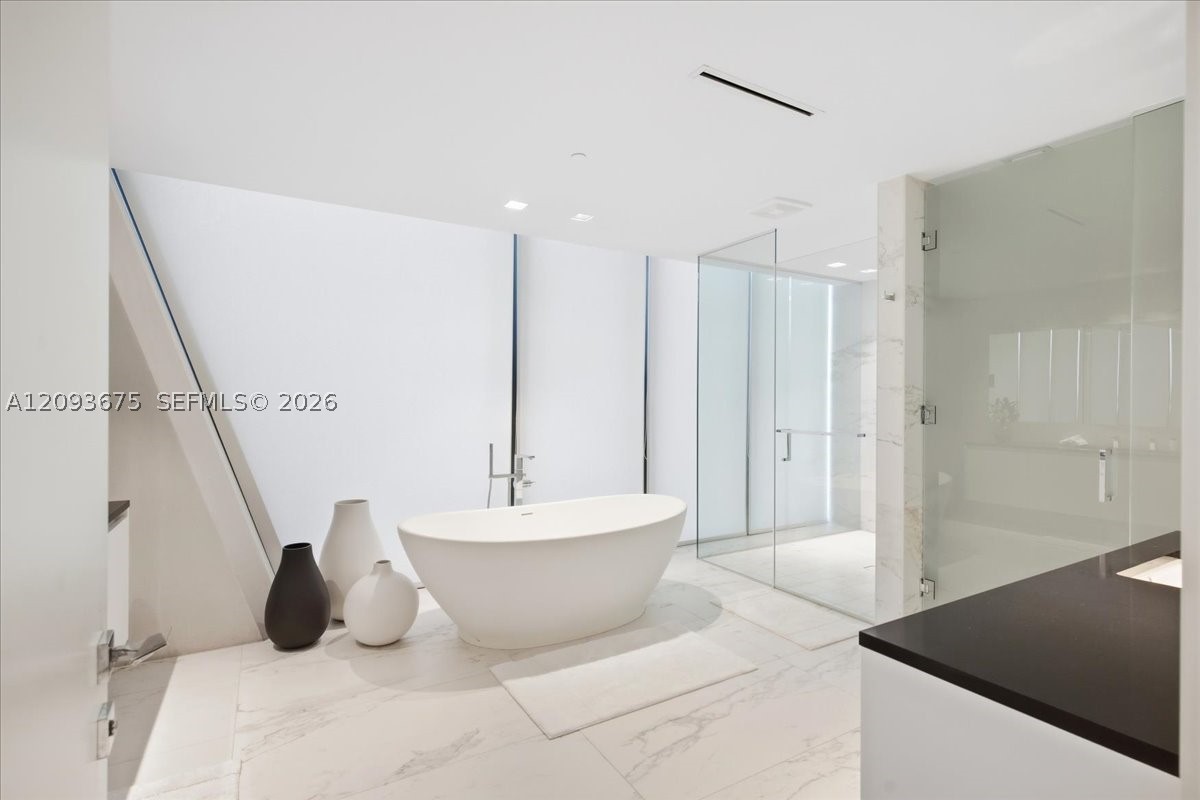 1000 Biscayne Blvd #4102, Miami FL 33132