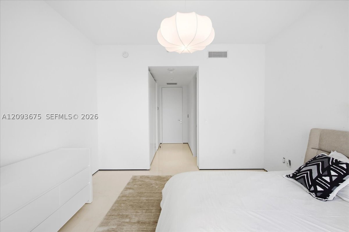 1000 Biscayne Blvd #4102, Miami FL 33132