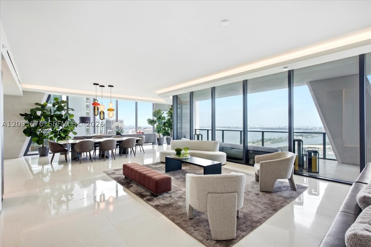 1000 Biscayne Blvd #4102, Miami FL 33132