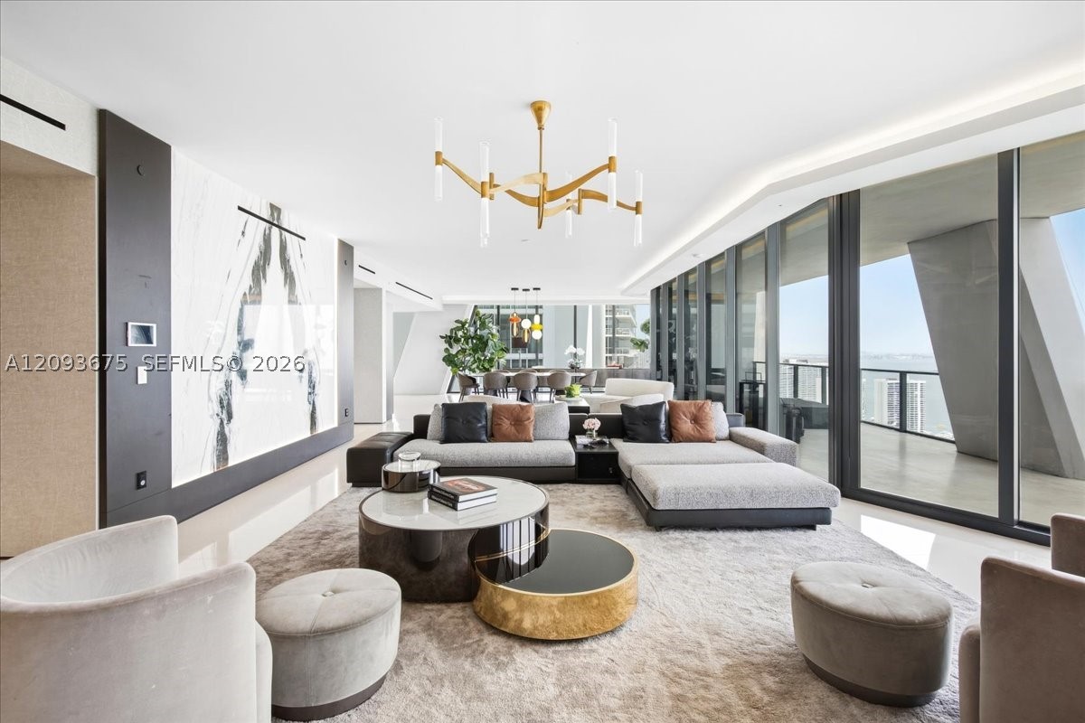 1000 Biscayne Blvd #4102, Miami FL 33132
