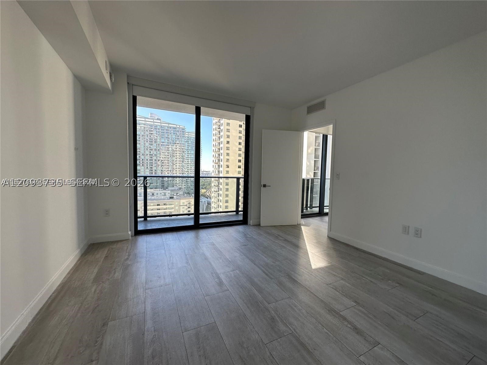 55 SW 9th St #1906, Miami FL 33130