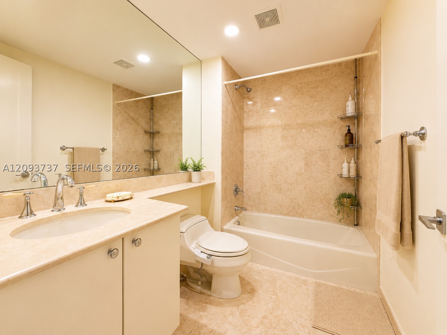 799 Crandon Blvd #202, Key Biscayne FL 33149