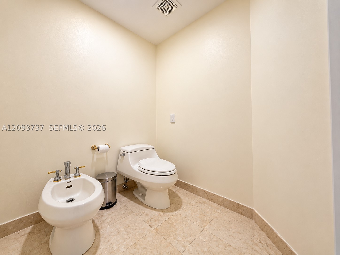 799 Crandon Blvd #202, Key Biscayne FL 33149