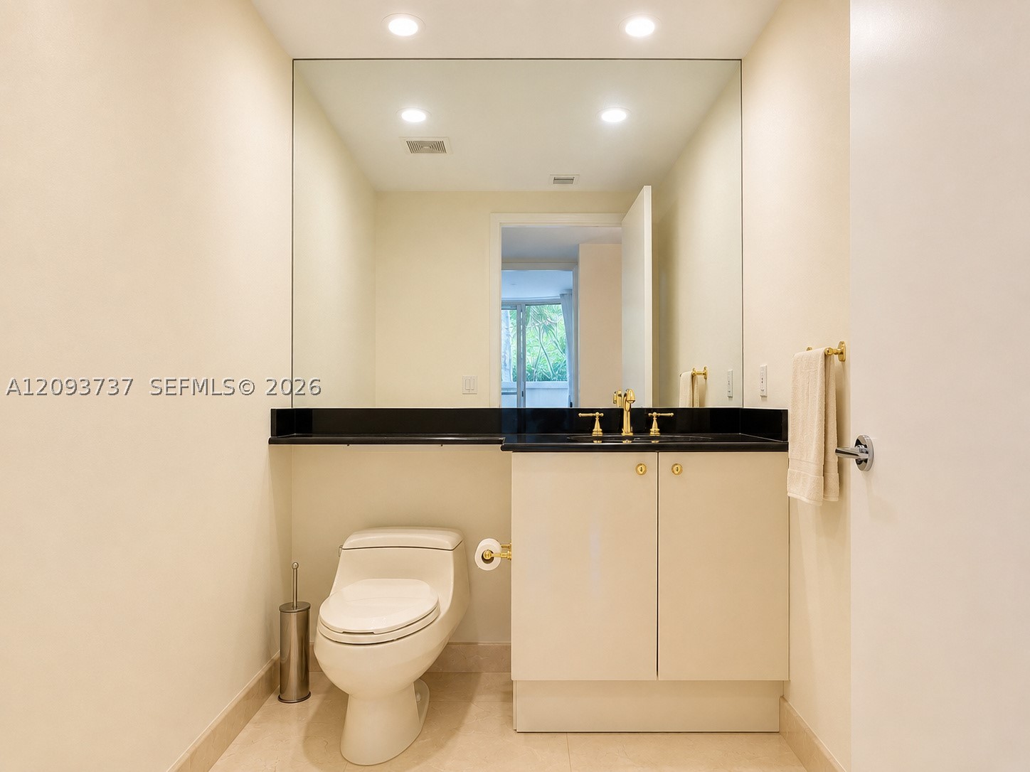 799 Crandon Blvd #202, Key Biscayne FL 33149