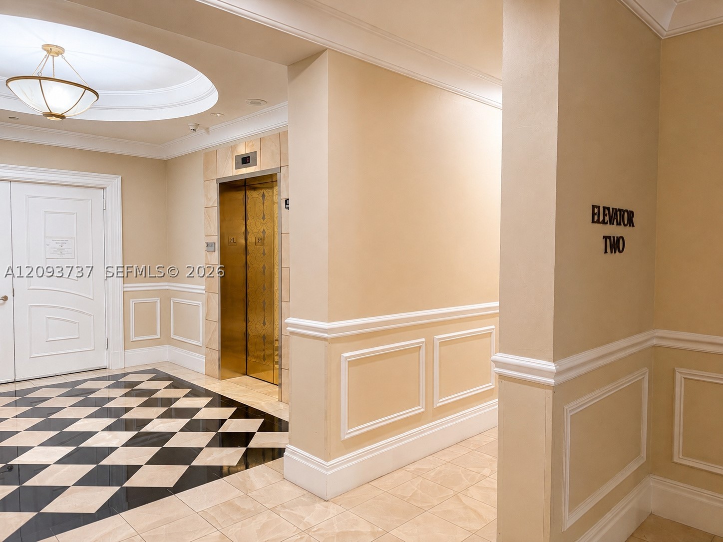 799 Crandon Blvd #202, Key Biscayne FL 33149