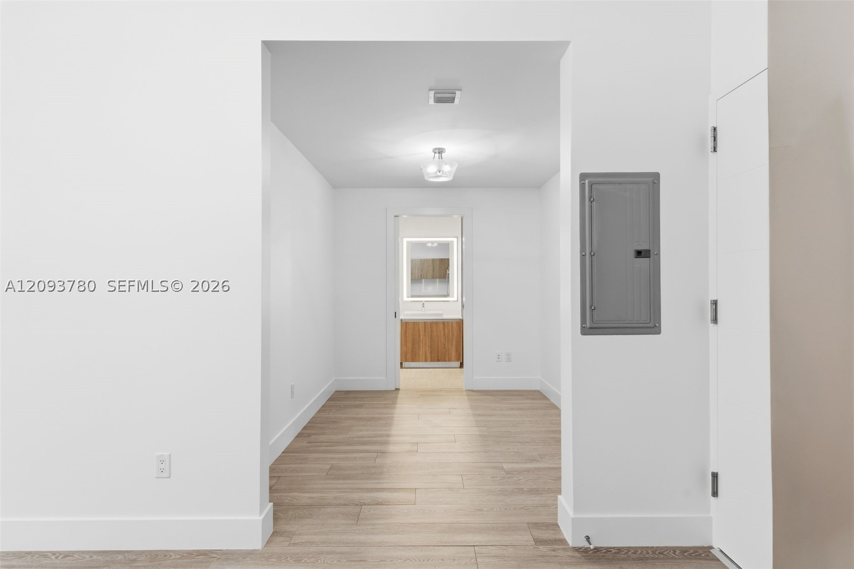2960 NE 207th St #1206, Aventura FL 33180