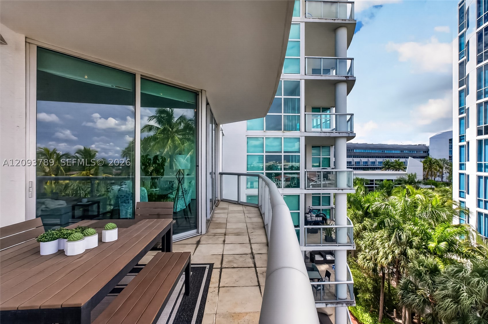 Aventura FL 33180 - A12093789