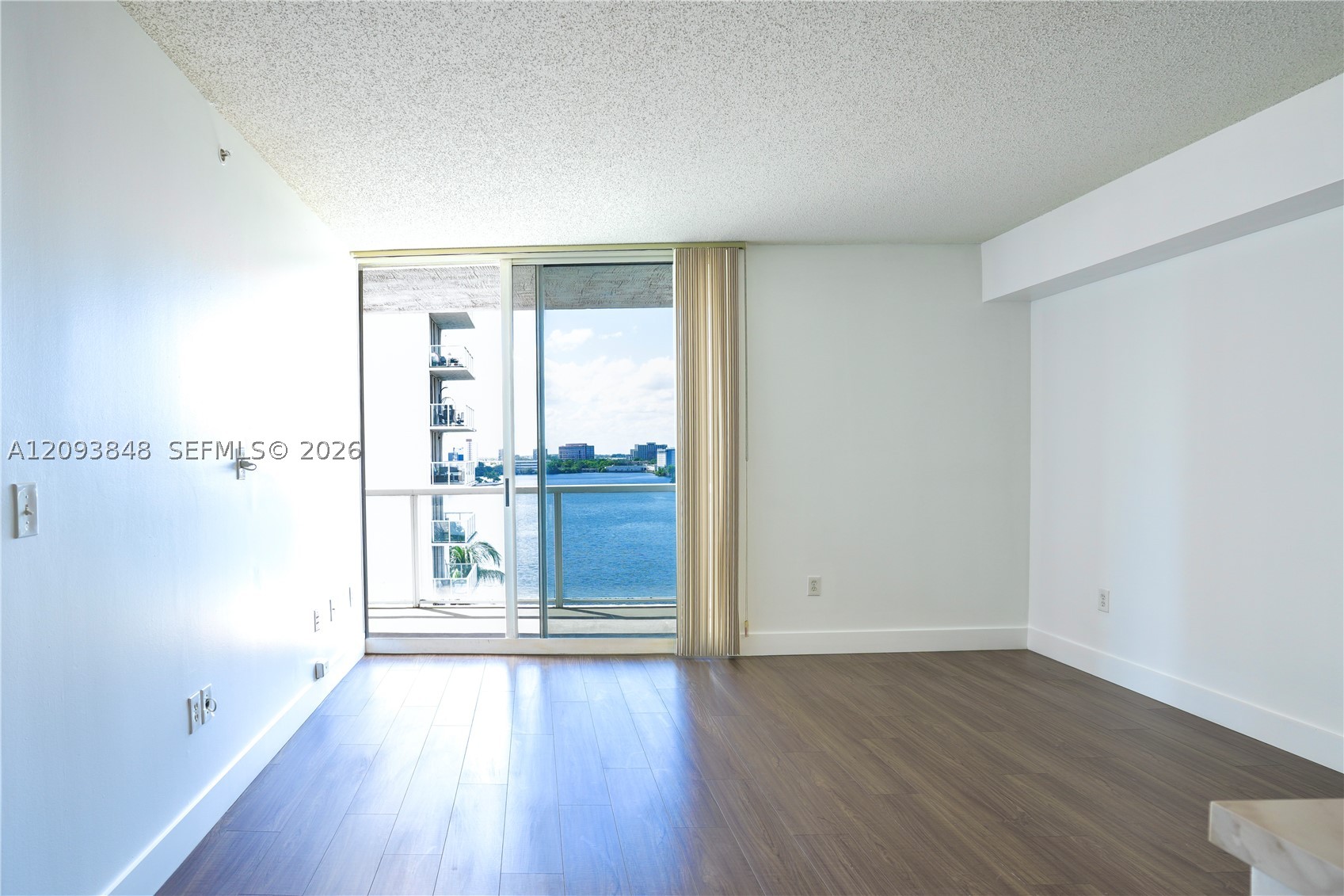 5077 NW 7th St #904, Miami FL 33126