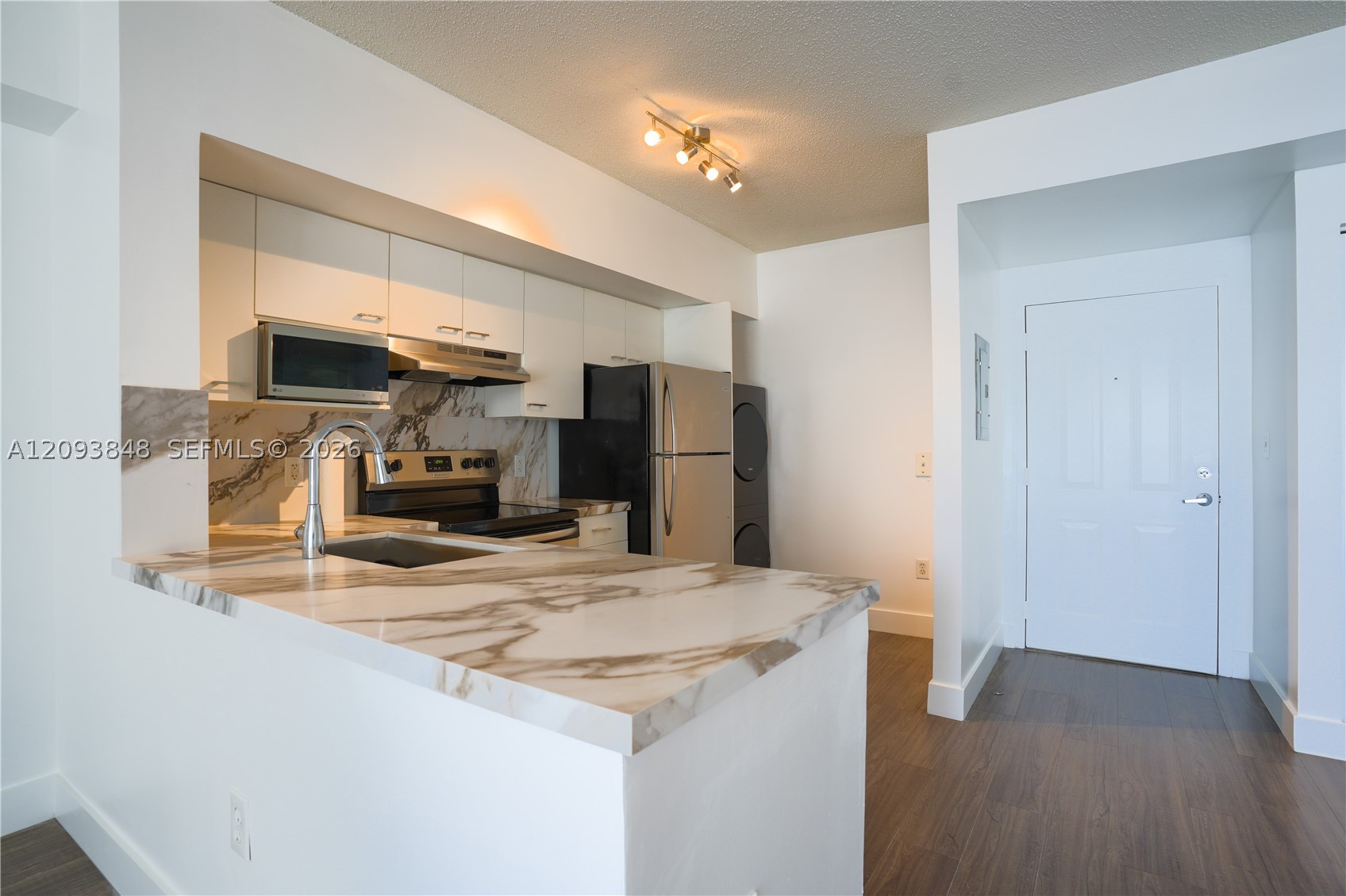 5077 NW 7th St #904, Miami FL 33126