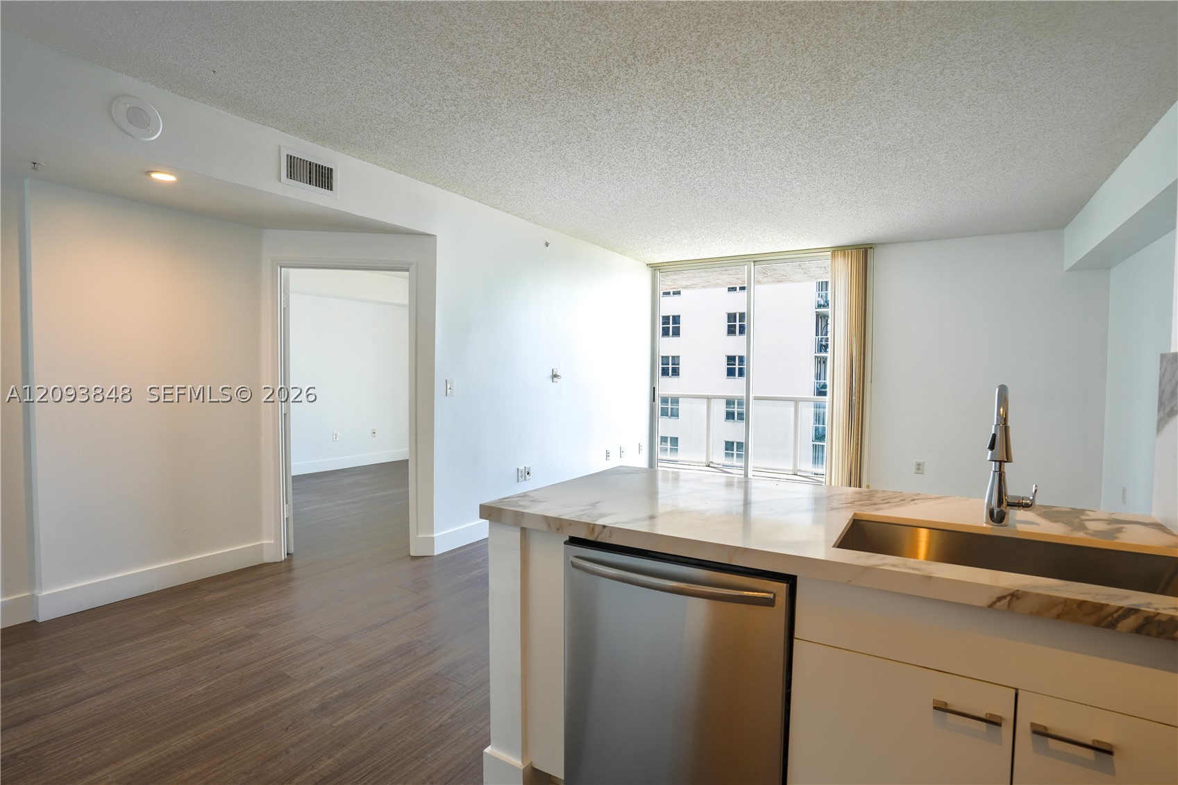 5077 NW 7th St #904, Miami FL 33126