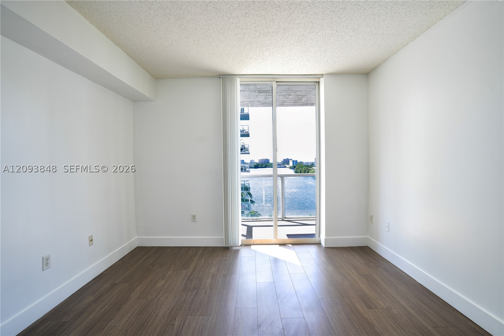 5077 NW 7th St #904, Miami FL 33126