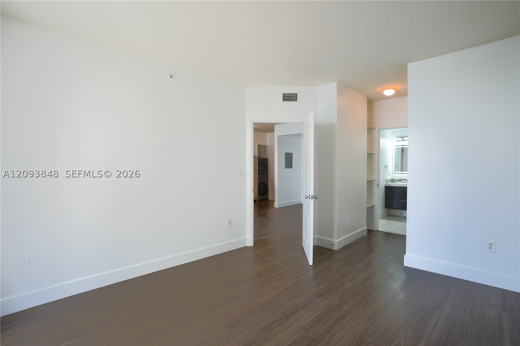 5077 NW 7th St #904, Miami FL 33126