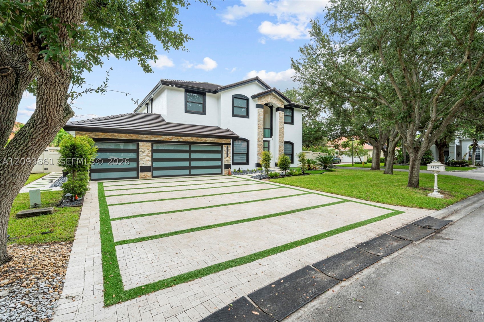 1254 NW 102nd Way, Coral Springs FL 33071