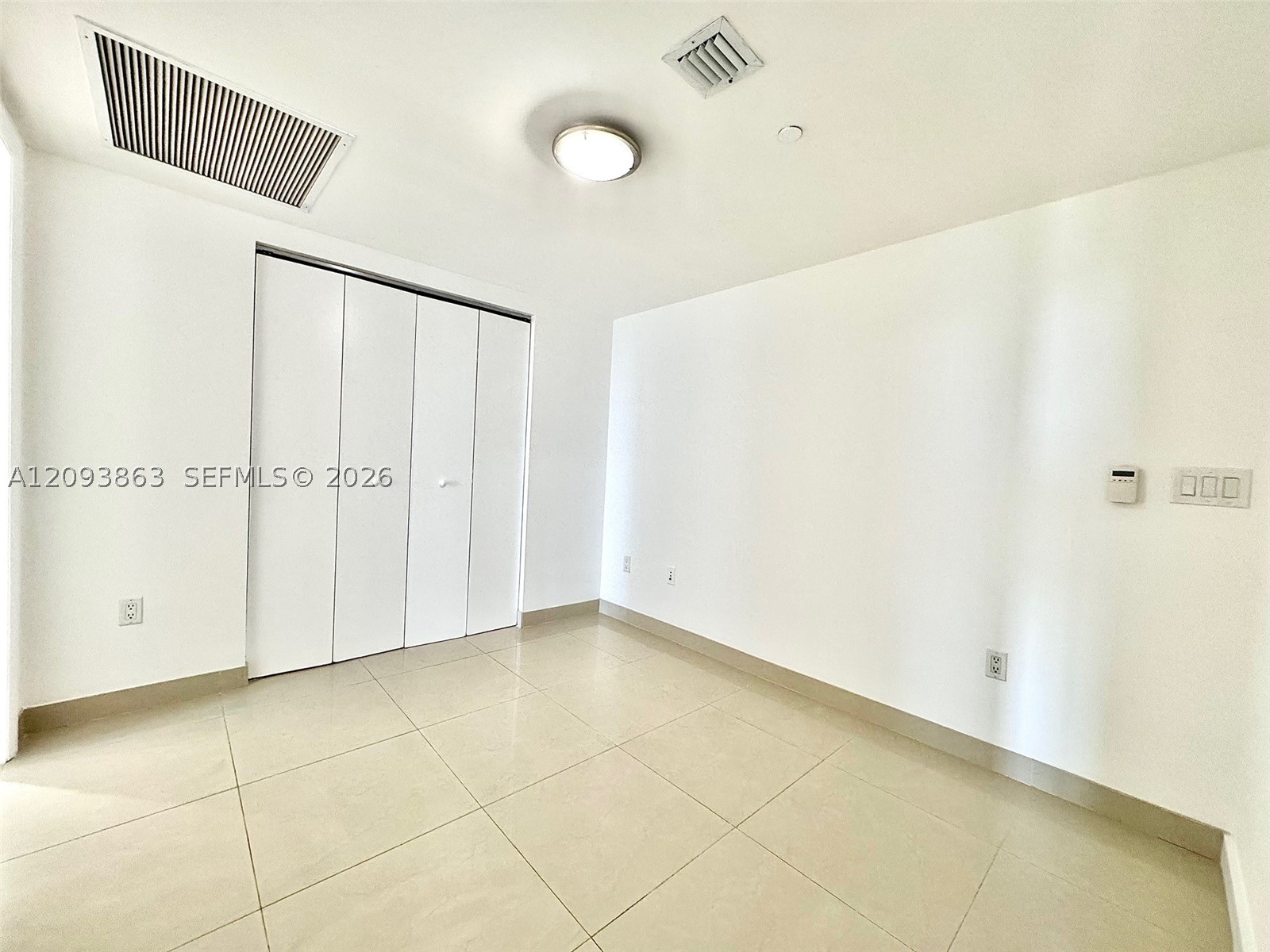 485 Brickell Ave #1809, Miami FL 33131