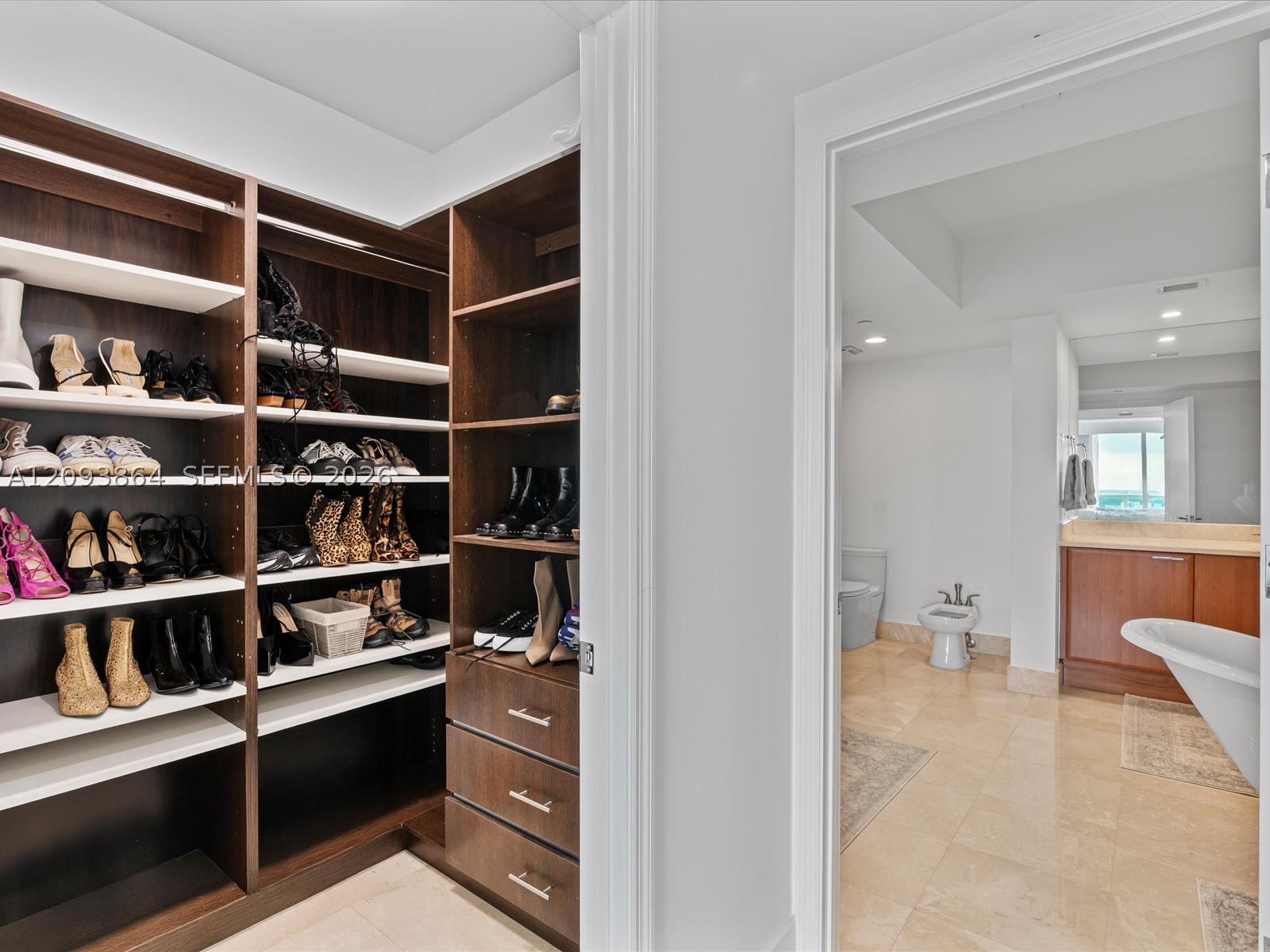 3301 NE 183rd St #2706, Aventura FL 33160