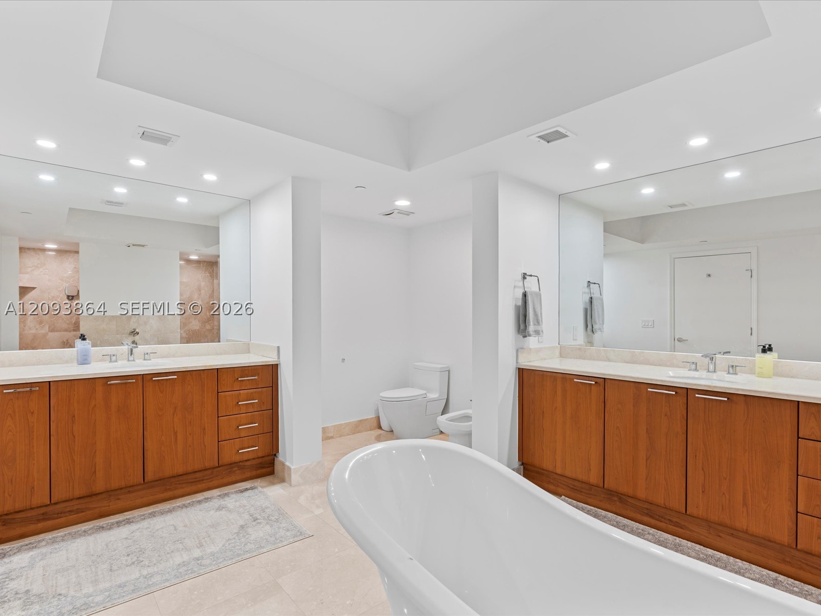3301 NE 183rd St #2706, Aventura FL 33160