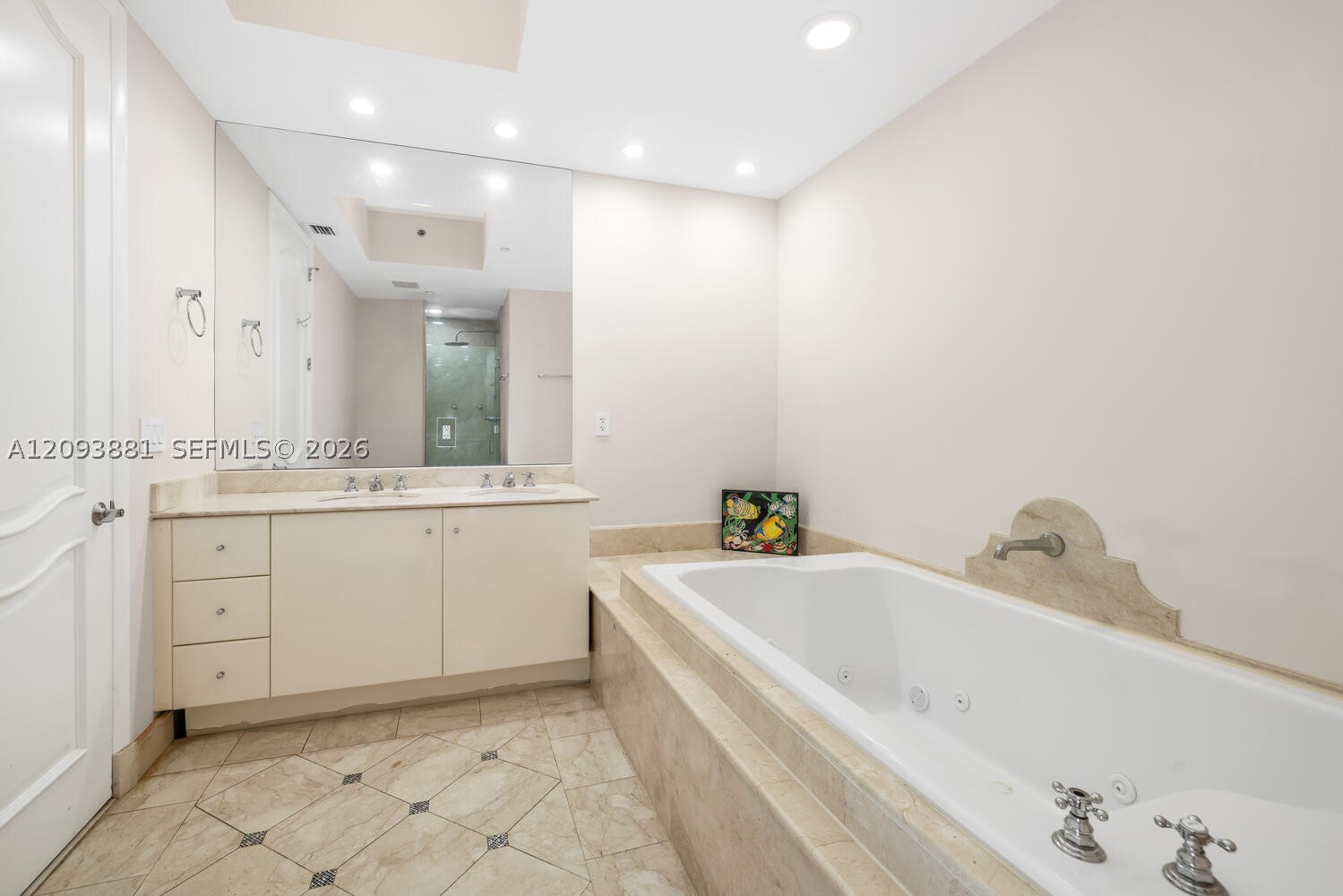 100 S Pointe Dr #1703, Miami Beach FL 33139