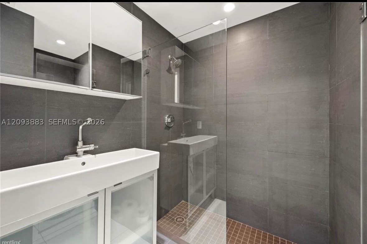 1025 Belle Meade Island Dr, Miami FL 33138